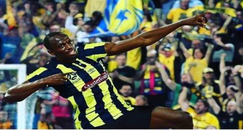 أسرع رجل في العالم ينهي مغامرته الكروية